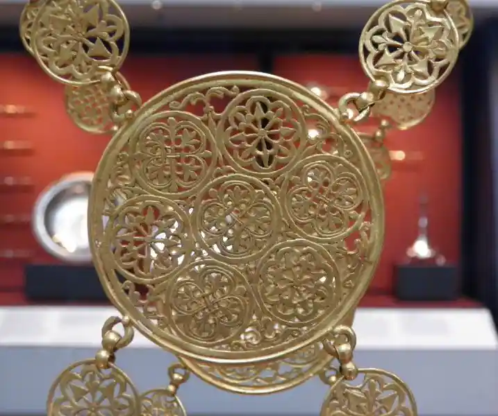 Solar disc on body chain from Byzantine Empire